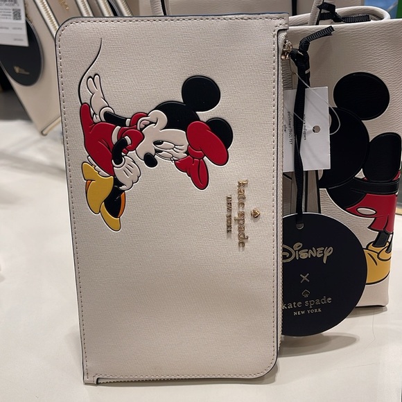Kate Spade Disney X Kate Spade New York Minnie Medium L-Zip Wristlet
Parchment - Picture 6 of 16